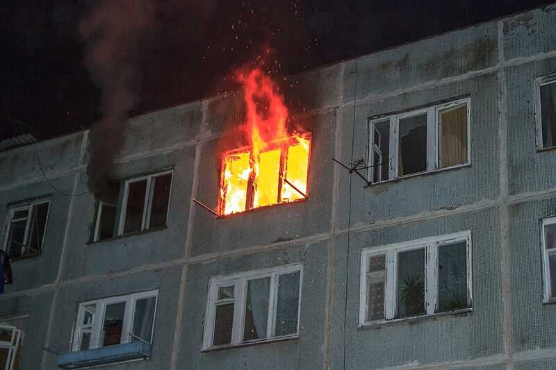 В квартире во Всеволожске произошёл пожар после нападения «Русской общины»