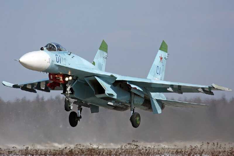 На аэродроме в Краснодарском крае уничтожили российский истребитель