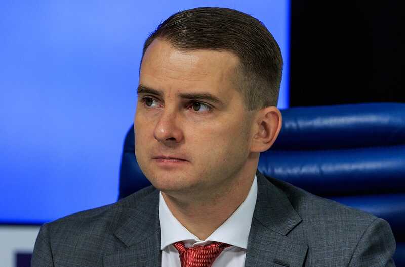 Ярослав Нилов предложил увеличить штрафы за хулиганские действия в самолетах до 10 тысяч рублей
