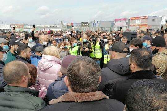 Закрытие рынков в Ростовской области связали с делом против главы Аксайского района Борзенко и бизнесмена Бабаева