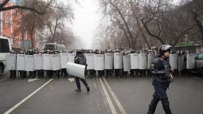 В Алма-Ате полковник полиции скончался от инфаркта на рабочем месте