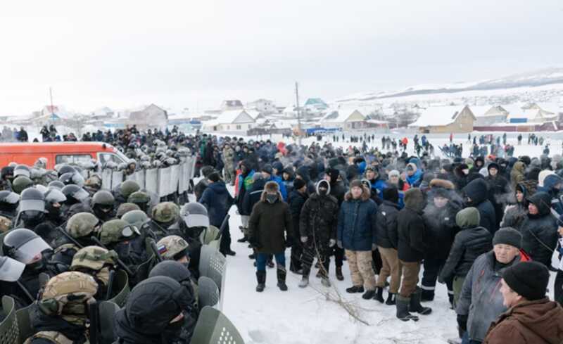 Шесть участников протестных акций в Баймаке отправили в исправительное учреждение