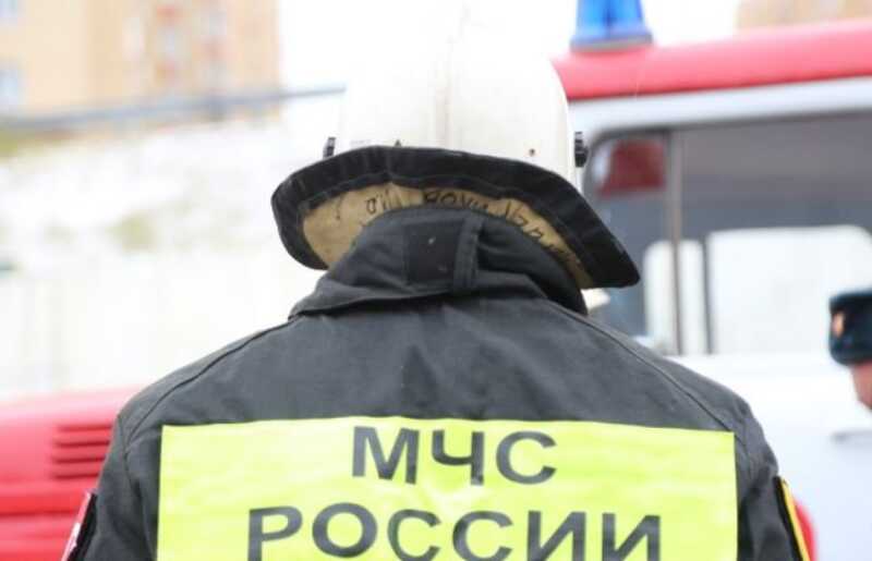 В Петербурге загорелся автобус: на месте происшествия работают спасатели
