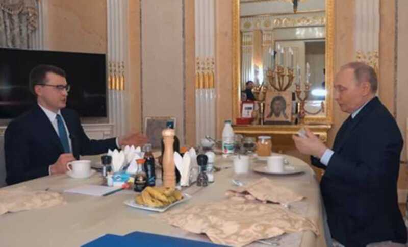 Журналист Зарубин получил пищевое отравление от кремлёвских оладий во время съёмок фильма о Путине