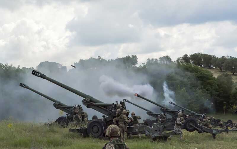 Российские и украинские войска соблюдают режим прекращения огня, однако в отдельных районах столкновения продолжаются