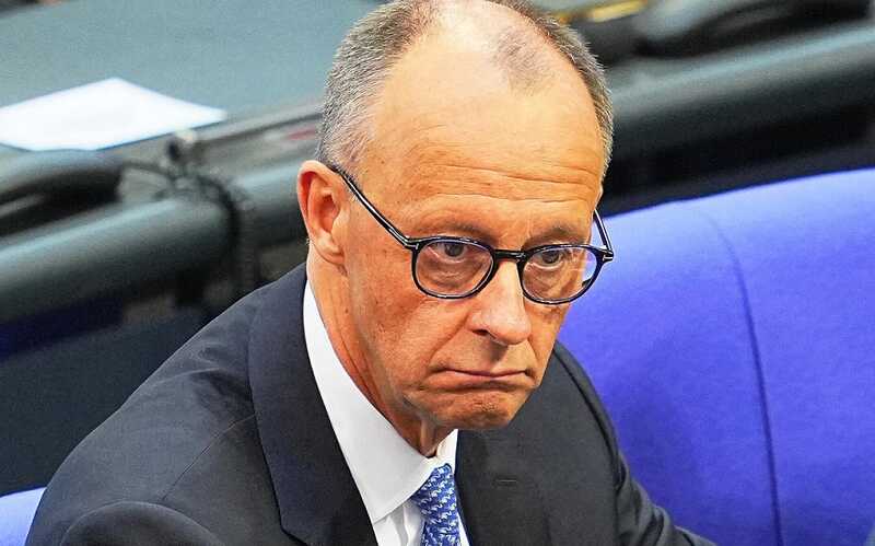 Канцлер Германии высказал критику в адрес мнения Трампа о выборах в Украине