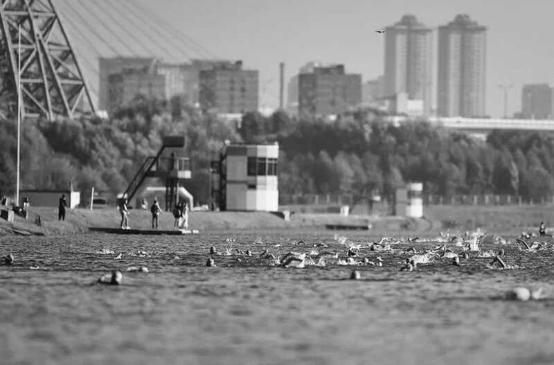 Спортсмен умер на соревнованиях по триатлону в Москве во время плавания