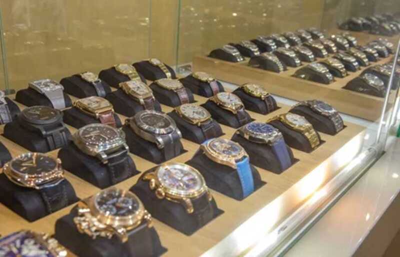 Павел Захаров продавал VIP-клиентам поддельные часы Rolex и Cartier как уникальные эксклюзивные изделия