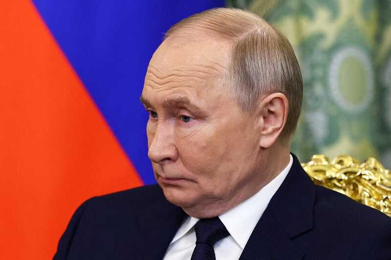 Путин уверен, что его армии прорвут украинские оборонительные сооружения в ближайшие месяцы, - NYT