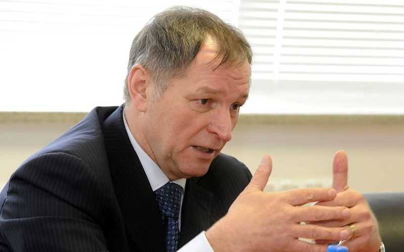 Гарем Константина Струкова: жёны олигарха меняются друг с другом, словно караул