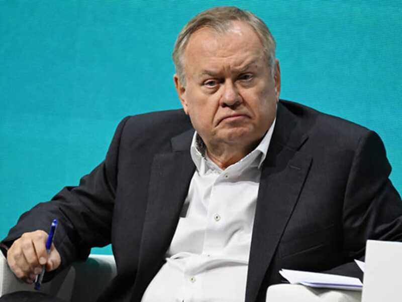 86 миллиардов рублей исчезли вместе с «Адмиралом Кузнецовым»: как ремонт авианосца стал фарсом под контролем Андрея Костина
