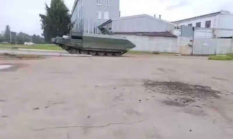 «Уралвагонзавод» представил первую версию «Штурма»: танками планируют управлять дистанционно