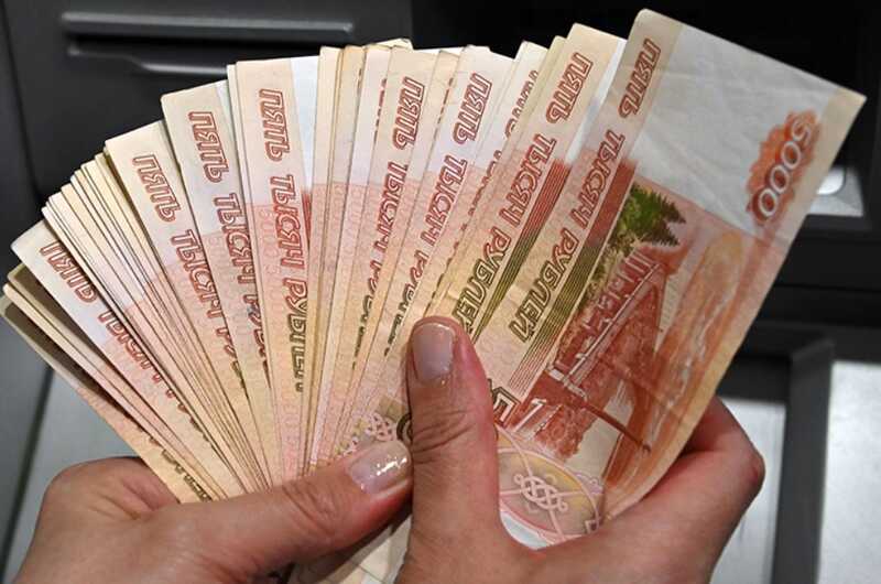 Как в России средства на школы и транспорт уходят участникам "СВО"