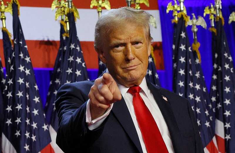 Президент США Трамп намеревается провести личные переговоры с Путиным, — пишет NYT
