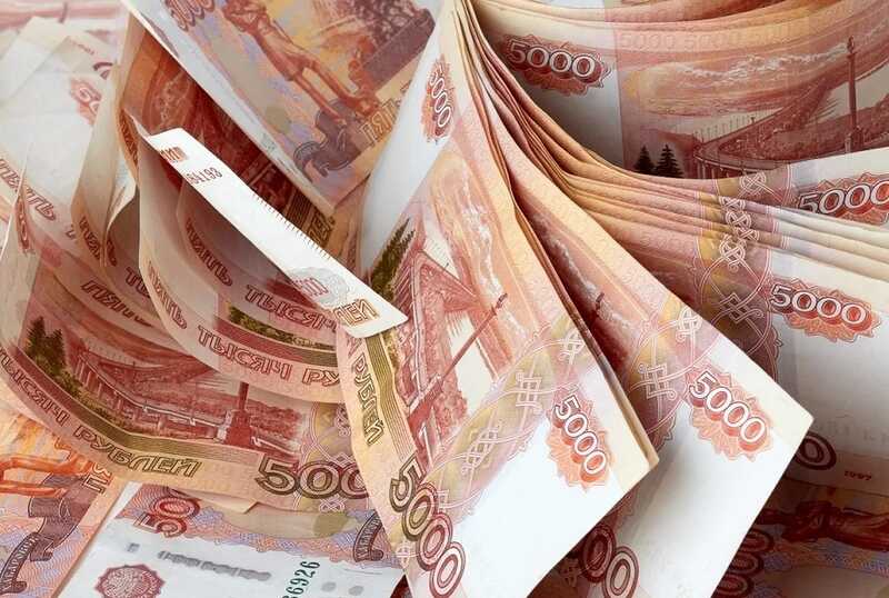 В июле нехватка бюджета России увеличилась до 4,9 триллиона рублей