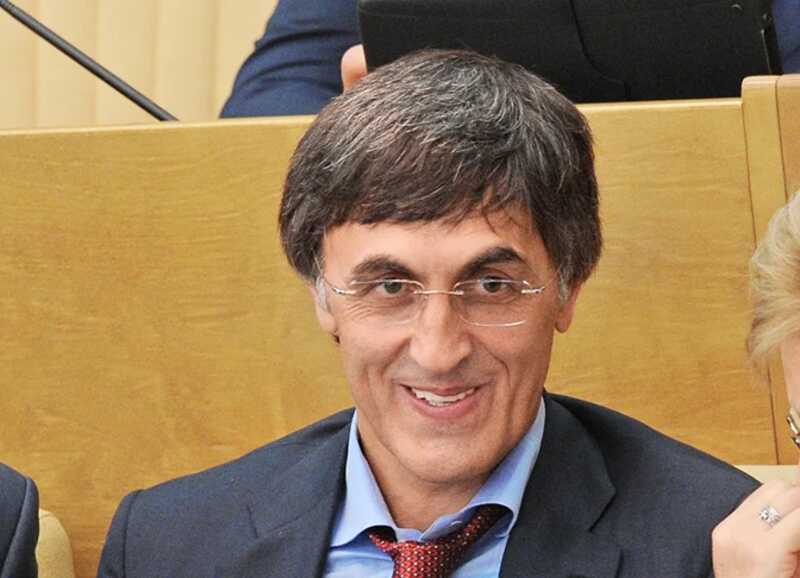 Бывшему депутату Государственной Думы Магомеду Гаджиеву предъявлены обвинения в шпионаже и оказании финансовой помощи Украине