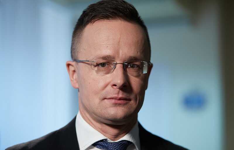Глава Министерства иностранных дел Венгрии Петер Сийярто сообщил о попытке втянуть страну в войну после атаки дронов на нефтепровод «Дружба»