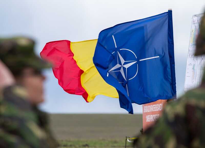 Румыния приняла решение не участвовать в боевых операциях, но согласилась предоставить базы для размещения истребителей НАТО