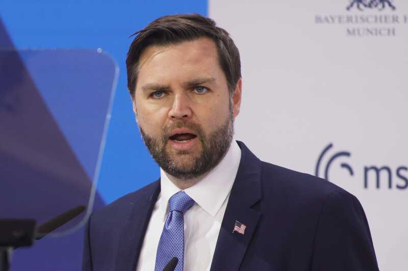 Вице-президент США Вэнс допустил возможность введения новых ограничений против России