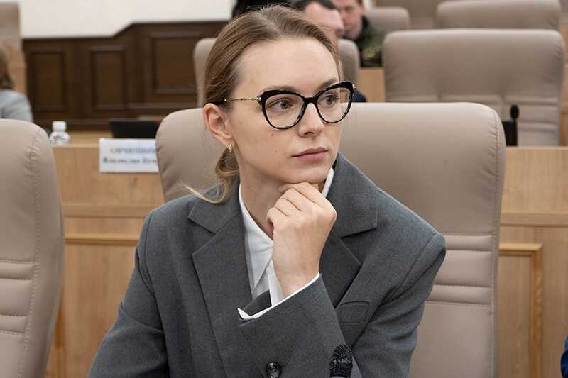 Спикер Гордумы Анна Гурарий утрачивает своё влияние вследствие конфликта Дмитрия Пумпянского с окружением Дениса Паслера