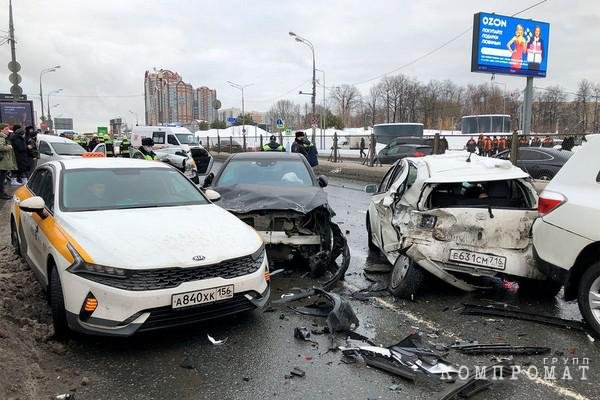 Алексей Шепель "собрал" семь легковушек и грузовик